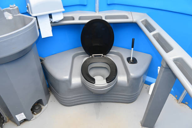 Best Luxury portable toilet rental  in Camanche, IA